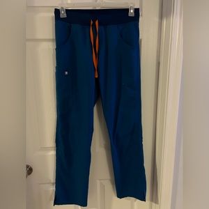 NEW FIGS PANTS Figs blue Yola scrub pants size S